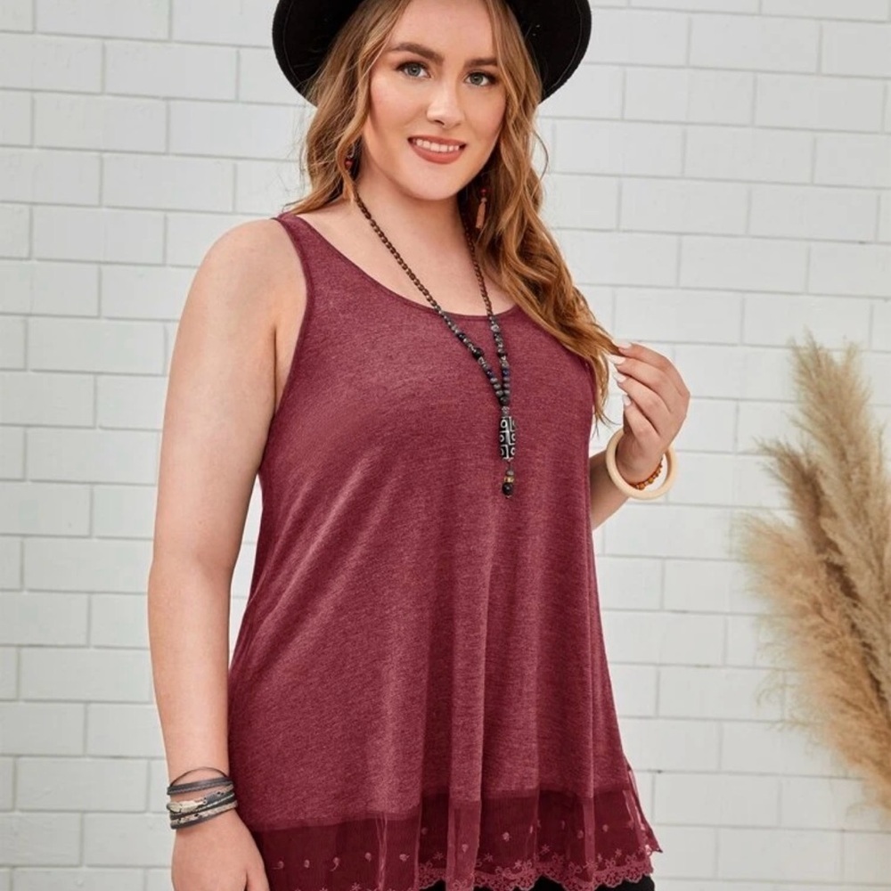 Women's Lace-Hem Scoop Neck Tank Top in Burgundy - Picture 2 of 6